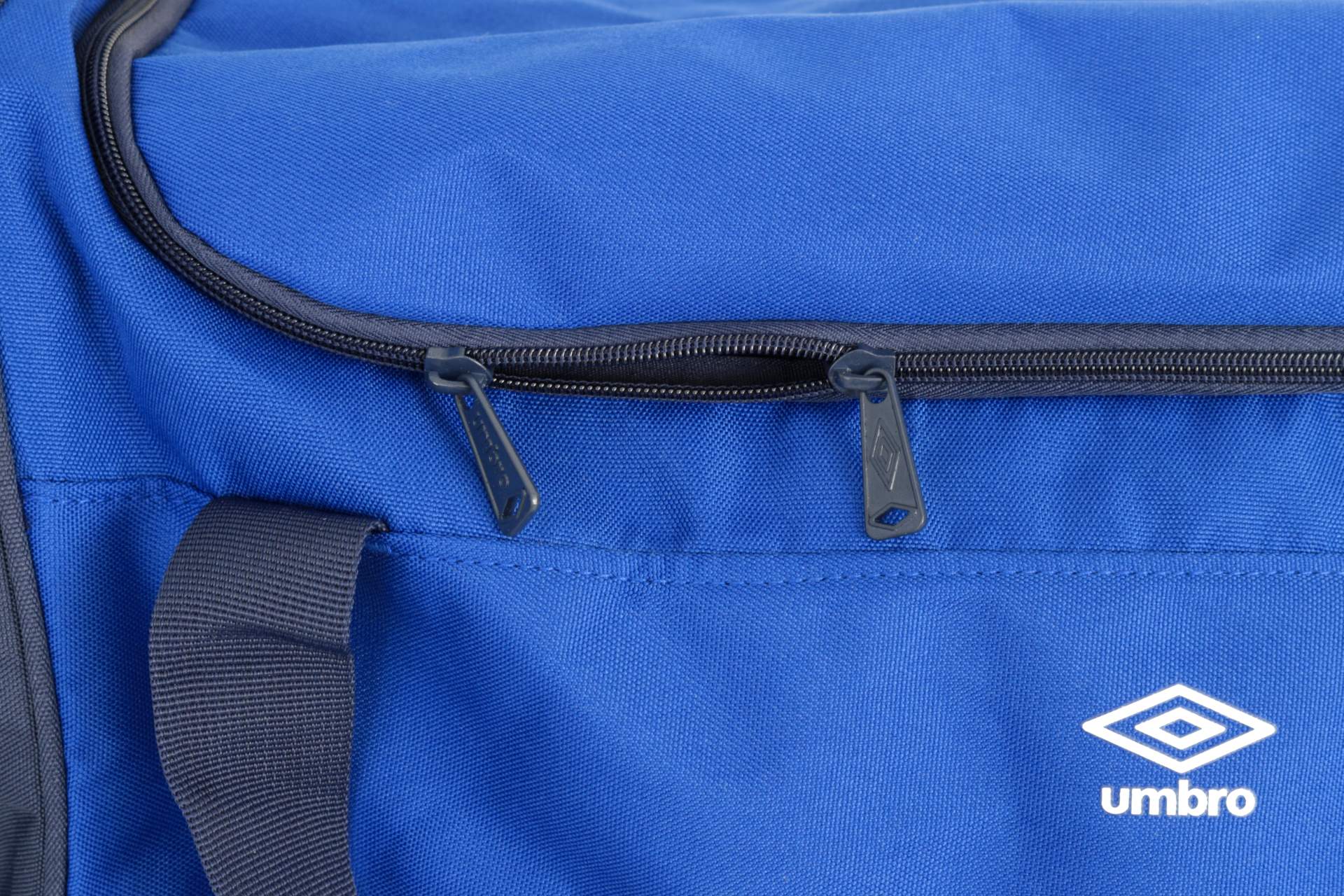 Verbieden ethisch zanger Umbro Reisetasche Sporttasche Trolley 66 x 32,5 x 37 cm blau | Rucksäcke  und Taschen | Freizeit | Artlands Onlineshop
